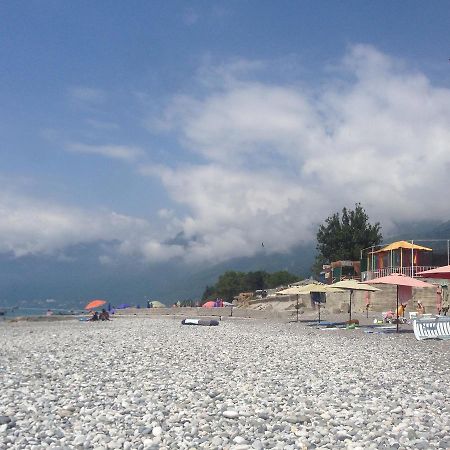 Na Shapsug Guest House Gagra Exterior foto